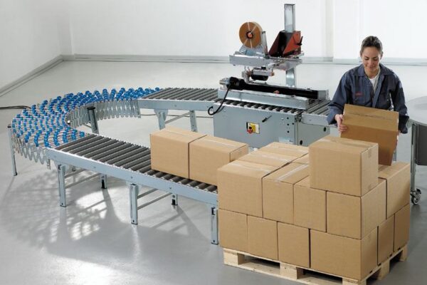 Fill, seal and palletize The packaging system with boomerang allows three operations to be carried out within a very limited area, approx. 8 m².